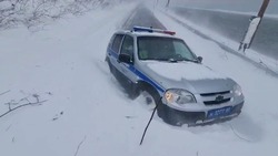 Лавина едва не накрыла экипаж сотрудников ДПС на Сахалине