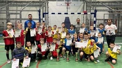 Победителей турнира по мини-футболу наградили в Шахтерске