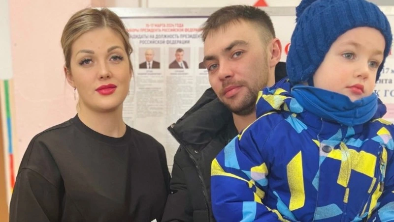 Участники всероссийского конкурса «Всей семьей» из Шахтерска посетили избирательный участок