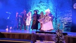 Новогодняя сказка «На светлой стороне» в РДК «Октябрь» завершила свой сезон