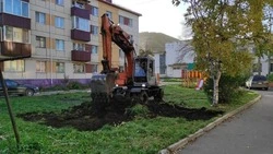 В Углегорском районе продолжается обновление детских игровых площадок