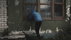 Слесарь из Углегорска обокрал предприятие почти на 80 тысяч рублей