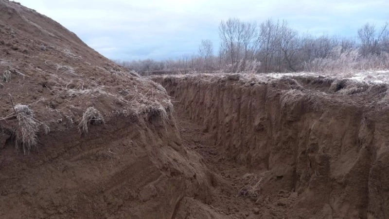 В Углегорском округе ведутся работы по возвращению реки Углегорки в историческое русло