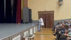 Мэр Федор Филин провел встречу с жителями Углегорского района