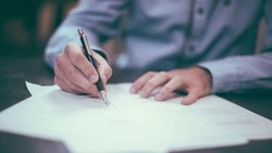 Стал известен график работы нотариальной конторы в Углегорске в праздничные дни