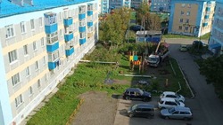Ремонт поврежденных детских площадок стартовал в Шахтерске