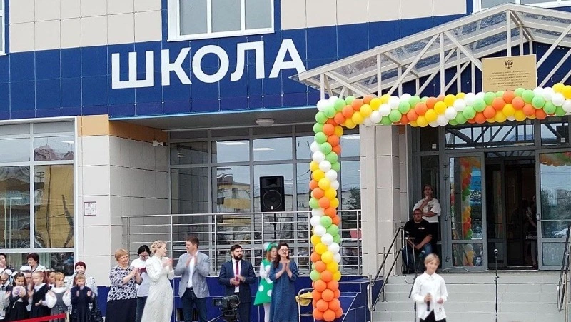Новая школа «Синтез» в Шахтерске открыла двери для учеников