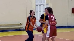 Соревнования по баскетболу среди школьниц прошли в Углегорске