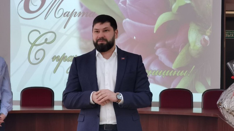 Глава Федор Филин поздравил женщин из избирательных комиссий с предстоящим праздником