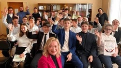 Повышение зарплат, приезд министра и ремонт школы: итоги недели в Углегорском районе