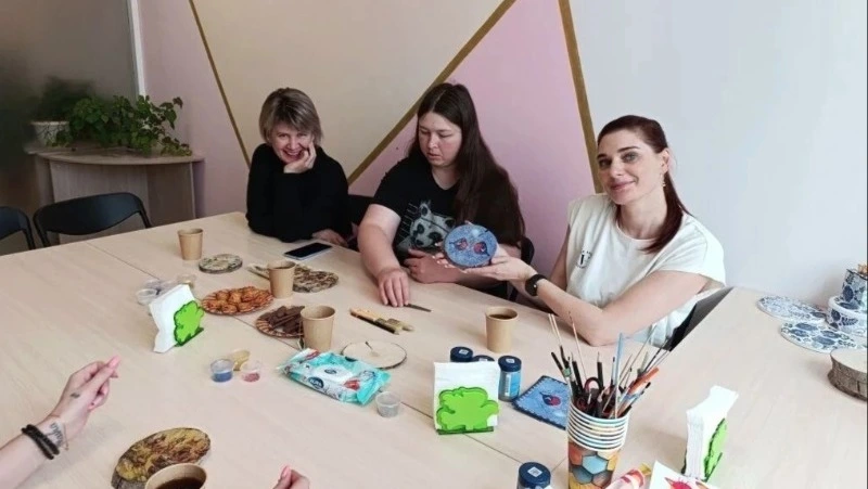 Мама — на творчестве, дети — в движении