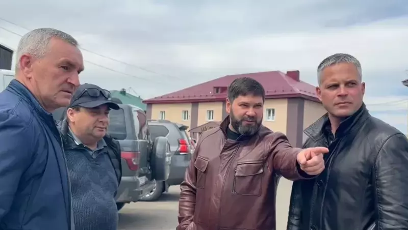 Федор Филин проверил ход ремонта дорог в Шахтерске на улице Кузьменко