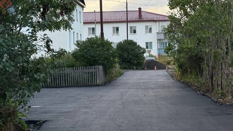 Еще один двор благоустроен
