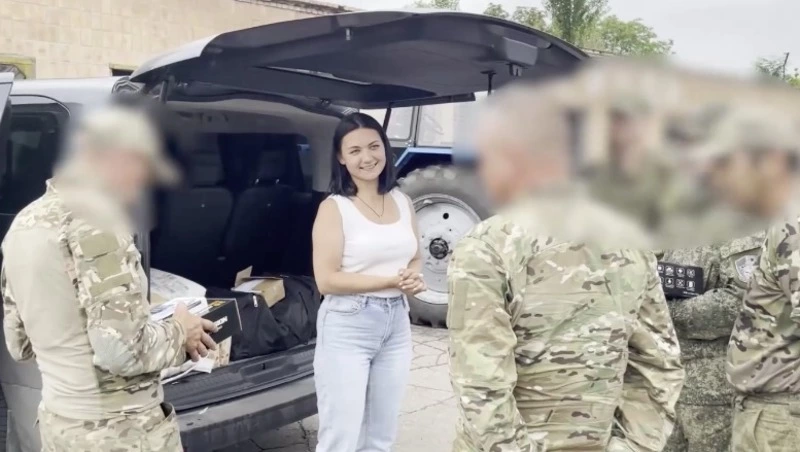 Бойцы из Углегорского района получили груз помощи и спецтехники 