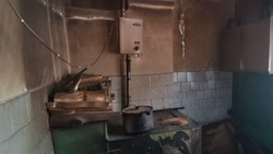 Пожарные более трех часов тушили пожар в жилом доме Углегорска
