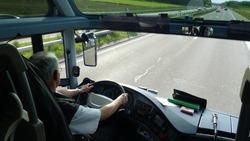 Купить билет на автобус из Углегорска до аэропорта Шахтерска можно онлайн