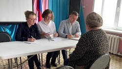 Мобильный МФЦ: специалисты помогают жителям сел 