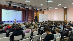 Тренинги по развитию навыков провели для жителей Углегорского района