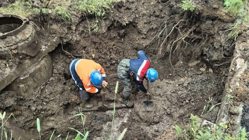 В Шахтерске устраняют порыв на водопроводе 