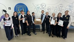 Школьники с Сахалина отправили письма и посылку участникам спецоперации