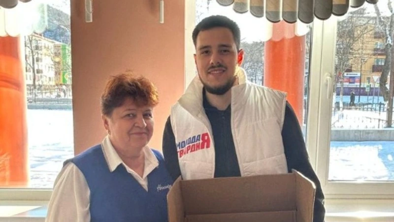 В Углегорском районе стартовала акция «Коробка храбрости»
