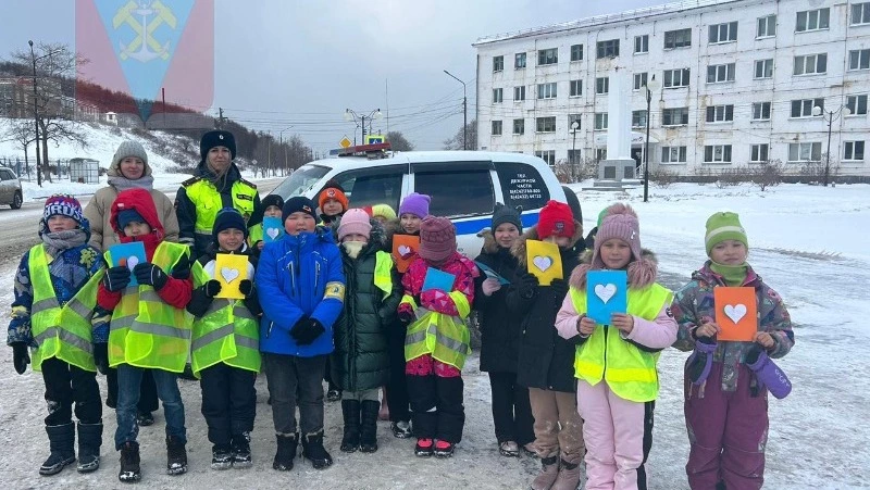 Акцию в честь Дня матери провели в Углегорске