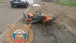 Мотоциклист не справился с управлением, влетел в столб и погиб в Углегорске