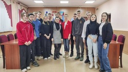 Юноармейцы из Углегорска получили медали за участие в параде в День Победы