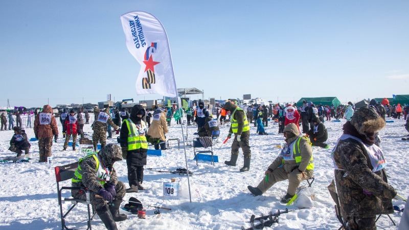 Победитель соревнований «Сахалинский лед – 2024» передал приз в зону СВО