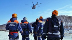 Мэр Федор Филин поздравил сотрудников и ветеранов МЧС с праздником
