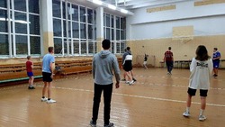 Матч по волейболу среди учеников и студентов провели в школе села Бошняково