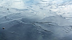 Жителей Углегорского района предупредили об опасности выхода на лед