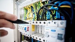 Стал известен график отключения электроэнергии в феврале в Углегорском районе