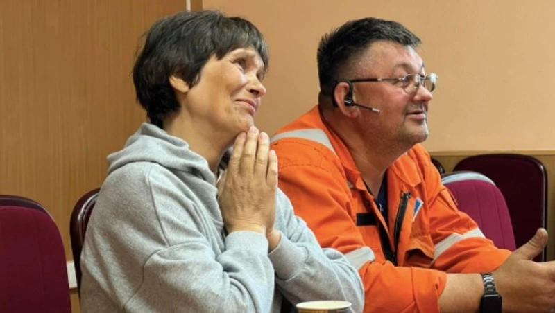 Боец из Углегорска, находящийся в зоне СВО, пообщался с родителями по видеосвязи