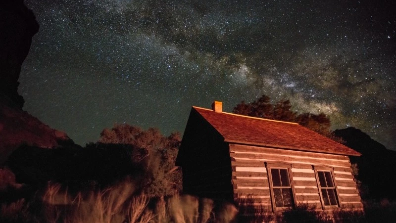 Отдых Близнецов и решения Скорпионов: гороскоп на 1 октября 2023 года