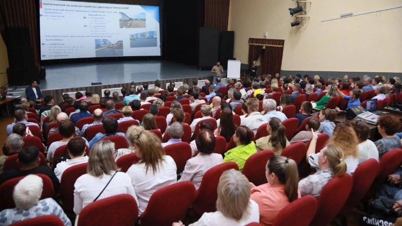 Жителей Углегорска пригласили на встречу с администрацией района