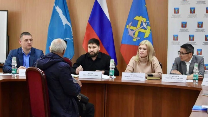 Мэр Федор Филин пригласил жителей Углегорского района на встречу