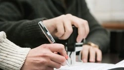 Жительница Шахтерска пойдет под суд за прописку в квартире четырех иностранцев