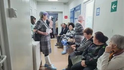 Десятки жителей села Поречье прошли обследование у врачей узких специальностей