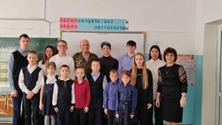 Школьникам села Лесогорское рассказали о службе в армии и видах войск в ВС РФ 