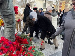 В Углегорске почтили память воинов, павших за пределами Отечества