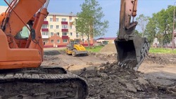 Капитально ремонтируют дворы в Шахтерске