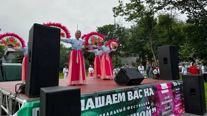 В семье единой